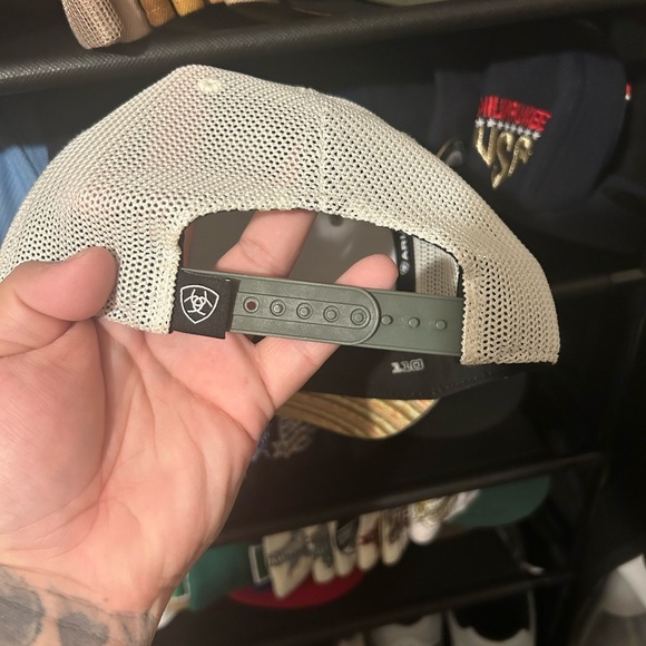 Ariat trucker hat - Picture 2 of 2